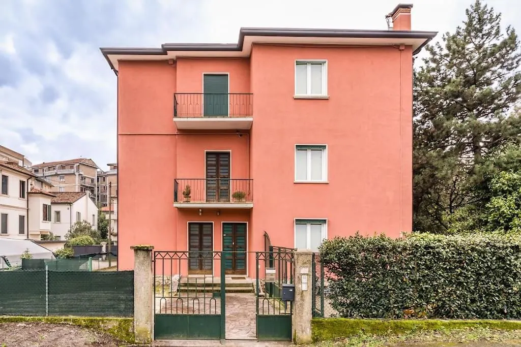 Liberty House@Trainstation Apartment Treviso 0*,  Italy